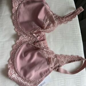 Gloria Vanderbilt, Size 42D, New